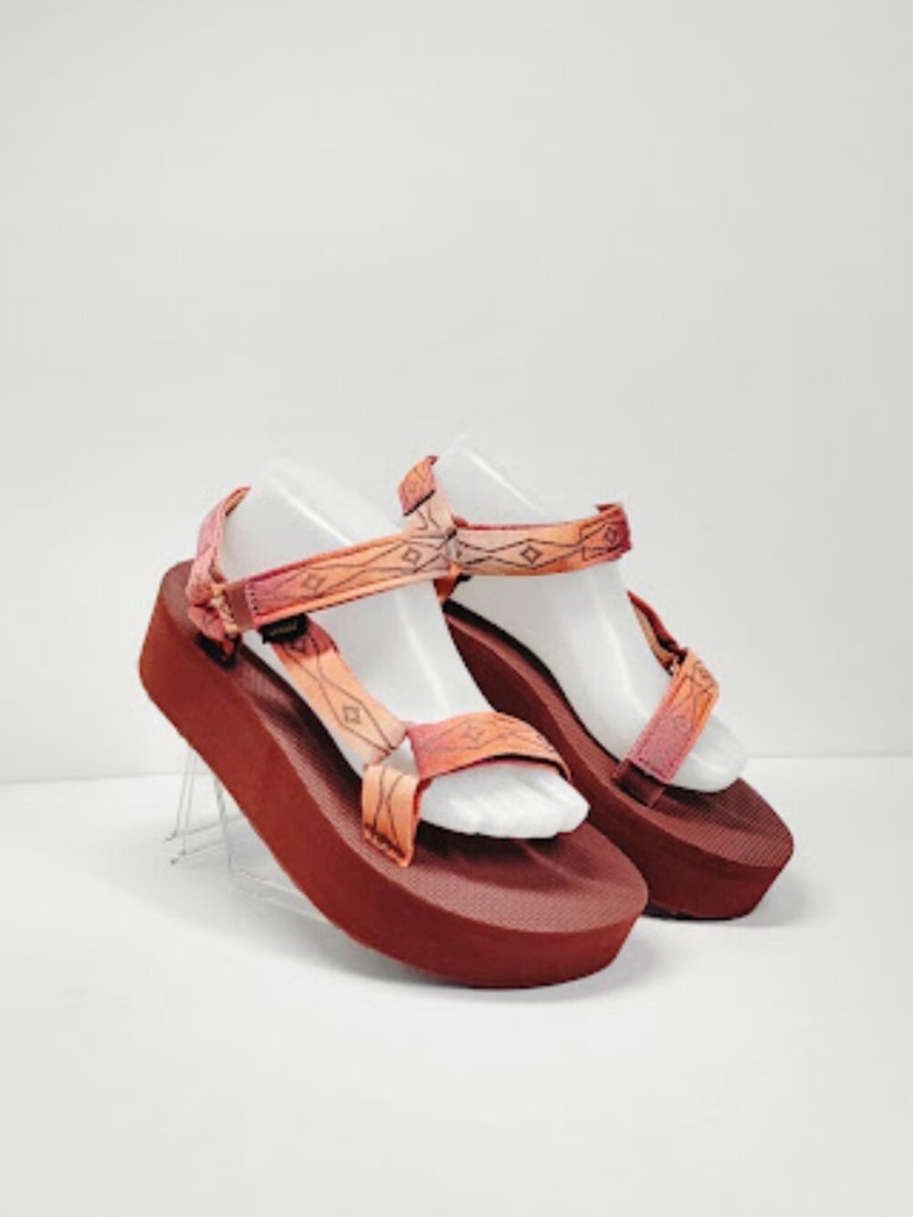 TEVA Flatform Universal Sunscape Sandals Women’s Sz 10 Pink Orange Platform NWT